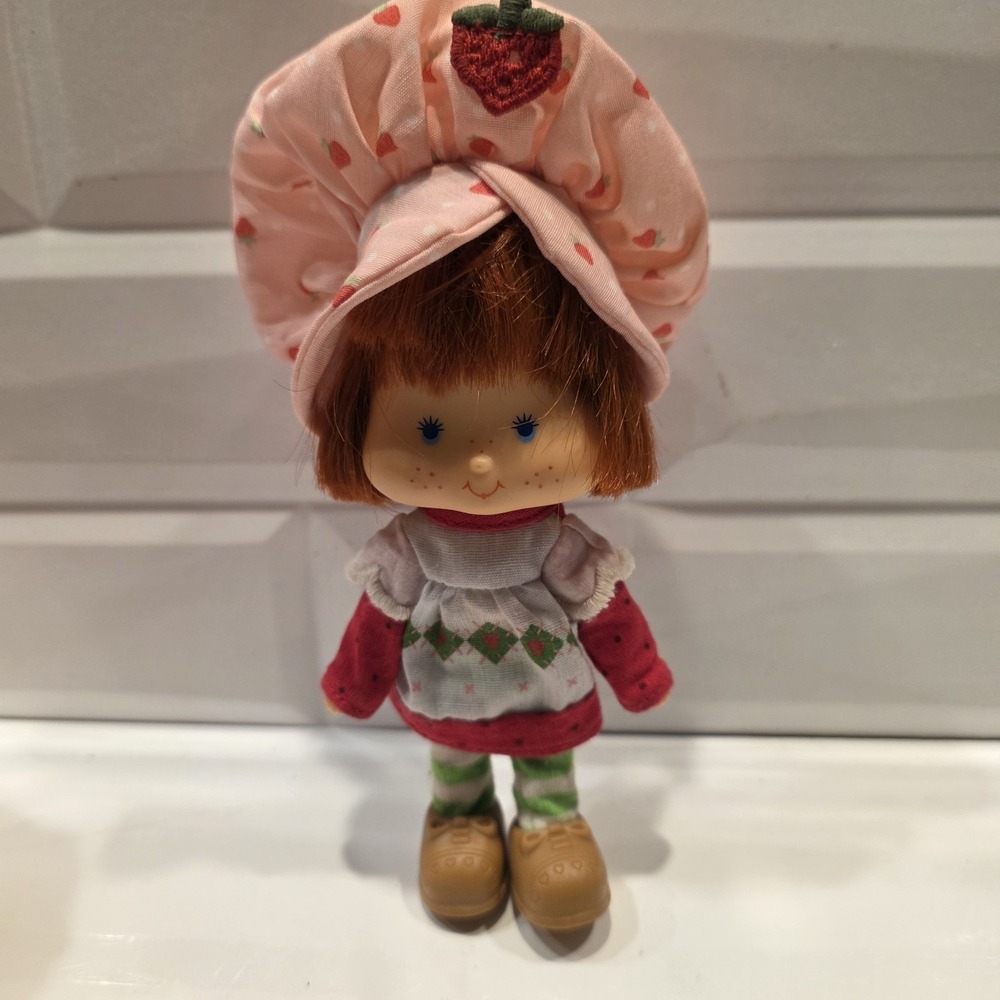 Strawberry Shortcake Plush 14-Inch Classic Plush Rag Doll & 6" Classic Doll - Picture 8 of 11